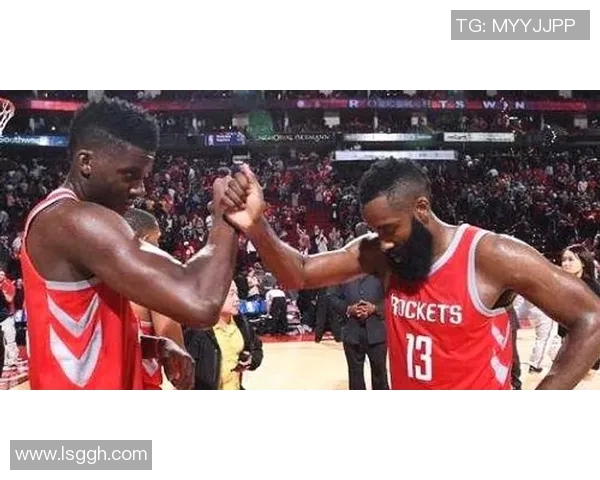 轰31+20+7！字母哥14中11强硬回击挑衅 多次暴扣太蛮横