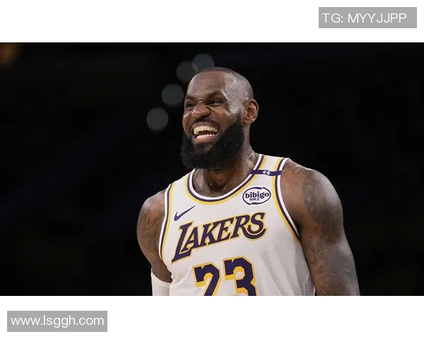 里程碑！詹姆斯生涯常规赛+季后赛总分突破51000大关